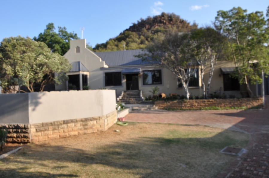 4 Bedroom Property for Sale in Langenhovenpark Free State